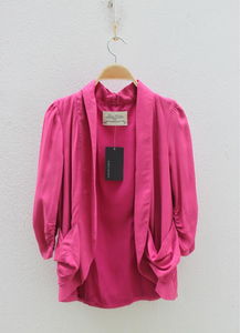 2012秋装女式西装外套 设计感与实用兼具的三色之选