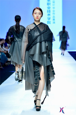 广东职业技术学院服装设计2019毕业作品展演 霓裳新语，匠心飞扬